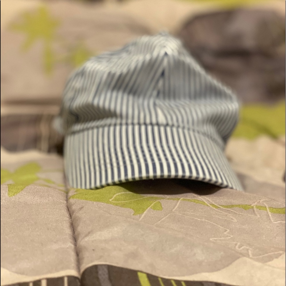 Striped Cap - Picture 2 of 4